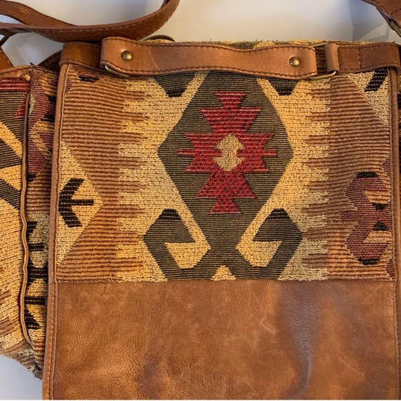 Isabella Fiore Native American Tribal Rural Rustic Chenille Geometric Weekender - Picture 2 of 11